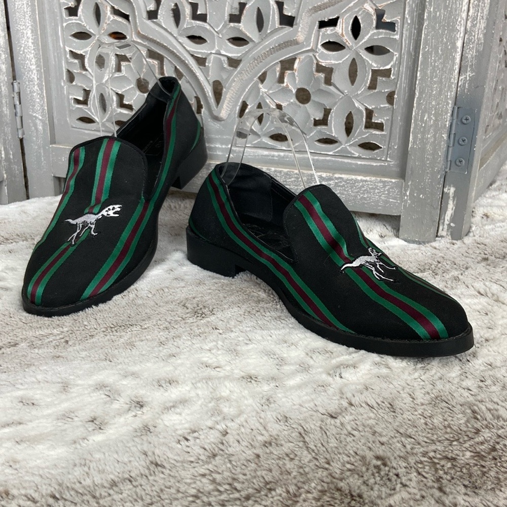 Men’s Urban Outfitters loafers size 8 stripes boho chic shoes dinosaur bones